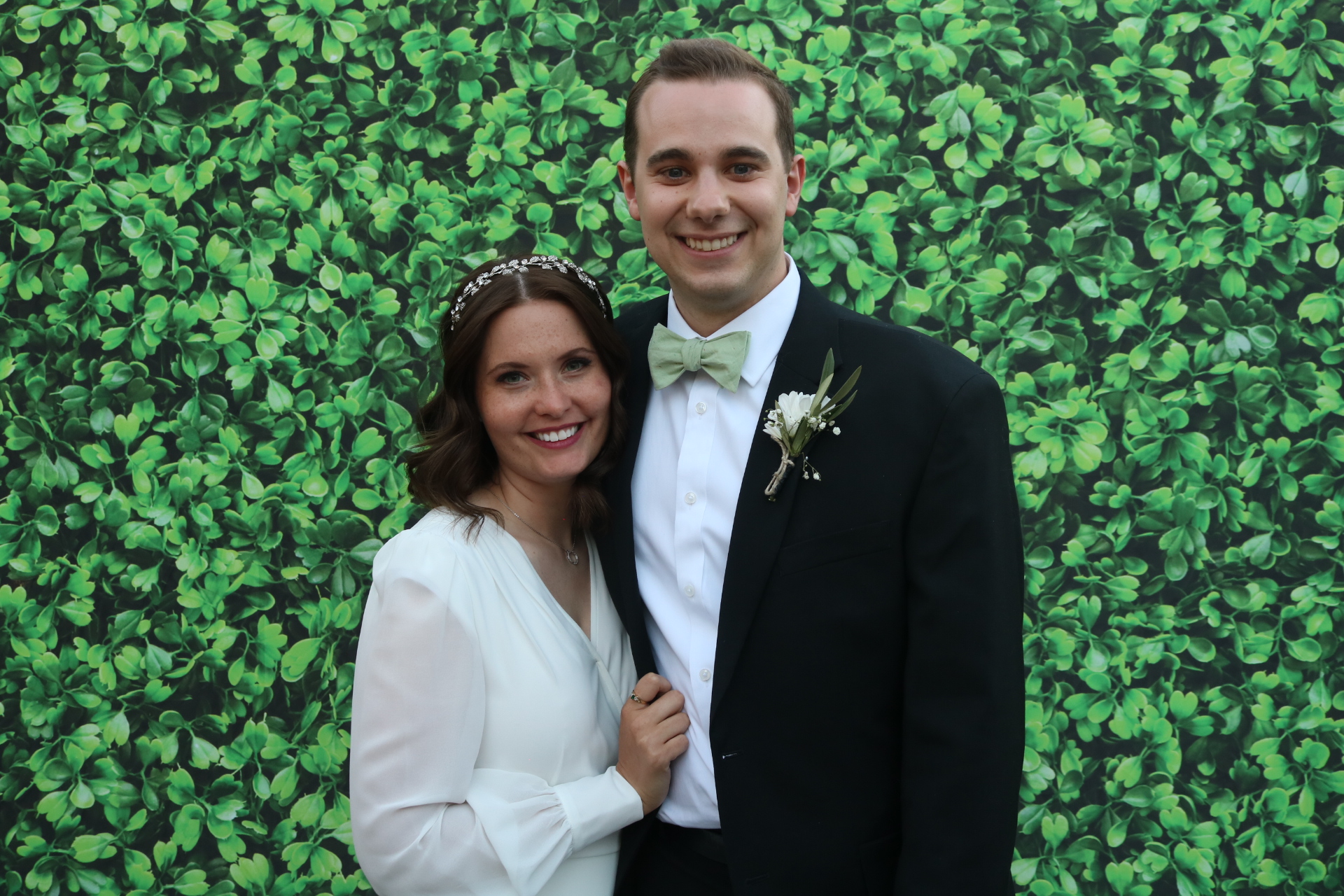 green hedge backdrop the blake a modern event space utah provo wedding photo booth